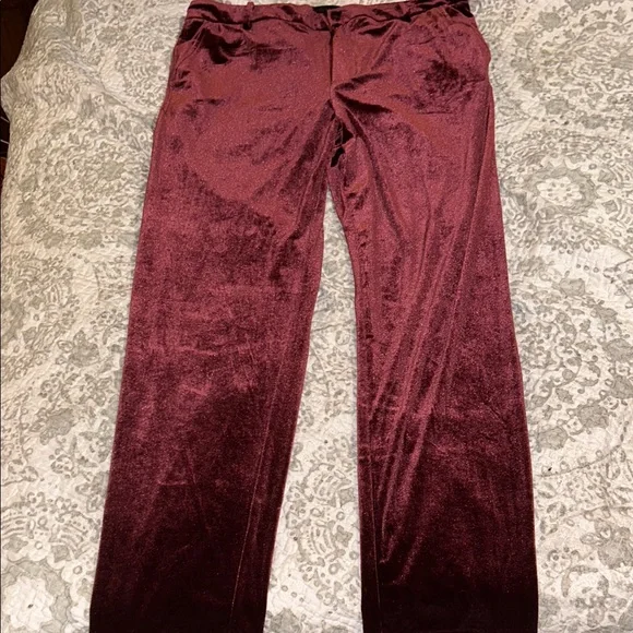 Elegant Burgundy Velvet Blazer with Black Lapel and pants - Picture 7 of 15